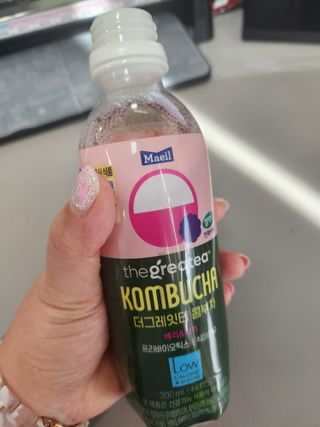 더그레잇티 콤부차 [매일유업] 더그레잇티 44kcal 콤부차 300ml *12개입 (오리지널 6개+베리리치 6개) — 5점을 준 리뷰어가 2023년 9월 올린 사용 사진