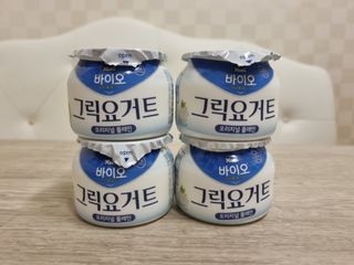 매일바이오 그릭요거트 오리지널 플레인 4개, 로스터리 커피믹스 4개 — 4점을 준 리뷰어가 2021년 12월 올린 사용 사진