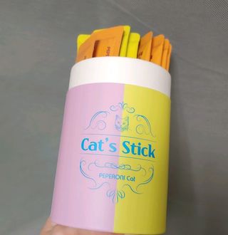 페페로니 맛있는 스틱 - 무항생제 닭고기 15개 + 원양선 참치 15개 — 5점을 준 리뷰어가 2021년 10월 올린 사용 사진
