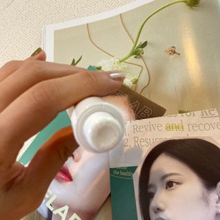 바이브랩 [탈모증상완화] 헤어라인 눈썹 두피앰플 — 4.5점을 준 리뷰어가 2022년 1월 올린 사용 사진