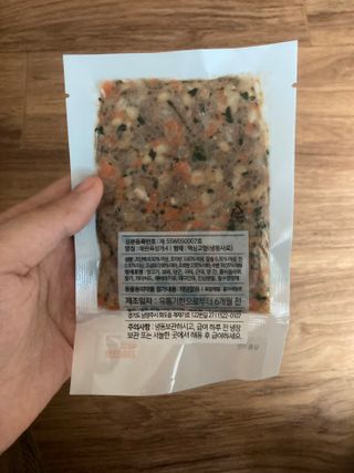 씽크라이크펫 강아지 화식 (50g 소/닭/오리/양 1팩씩 4팩) — 4.5점을 준 리뷰어가 2023년 1월 올린 사용 사진