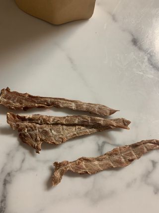 [보헤리] 국내산 강아지 육포간식 바삭 64 2종 — 5점을 준 리뷰어가 2022년 3월 올린 사용 사진