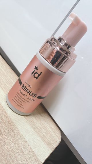 아이디플라코스메틱 아이디 브이로직 마이너스 필링 토너 110ml — 5점을 준 리뷰어가 2022년 1월 올린 사용 사진
