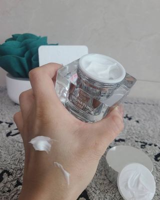 아이디플라코스메틱 아이디 페이스핏  시그니처 크림 50ml — 5점을 준 리뷰어가 2021년 10월 올린 사용 사진