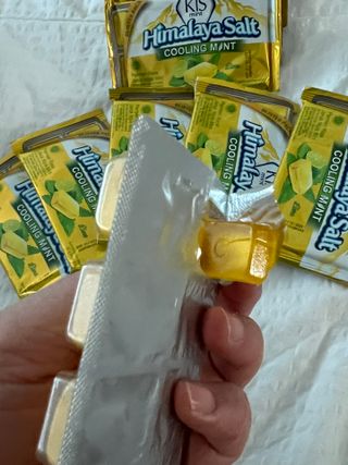마요라 히말라야 솔트 캔디 2종-페퍼민트 맛, 라임민트 맛 — 5점을 준 리뷰어가 2023년 1월 올린 사용 사진