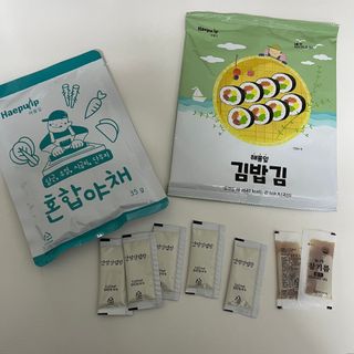 해풀잎 누구나 김밥*1ea [(혼합야채 35g *1ea,  김밥김 (5g, 5ea),  양념간장 (6g, 5ea), 참기름(5g, 2ea)] — 4점을 준 리뷰어가 2022년 7월 올린 사용 사진