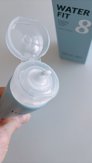 나우 [리브엠]피부 속부터 겹겹이, 촘촘하게! 워터핏8중 수분착붙 크림 — 4점을 준 리뷰어가 2025년 5월 올린 사용 사진