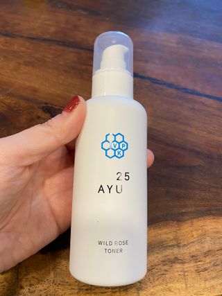 AYU25[아유트웬티파이브] 피부건강에 꼭 필요한 pH 약산성 와일드 로즈토너 — 5점을 준 리뷰어가 2021년 4월 올린 사용 사진