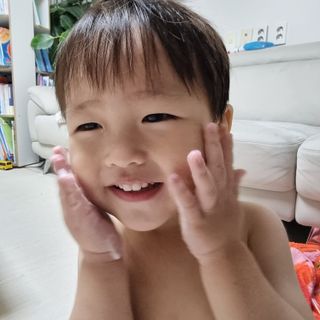 빅그린 베이비라인 3종세트 - 샴푸앤바디워시500ml,올인원로션500ml,바디크림170ml — 5점을 준 리뷰어가 2022년 11월 올린 사용 사진