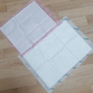 아베크 펫 와이드 프리미엄 중형 애견 강아지 배변 패드 54매 1팩 45g — 5점을 준 리뷰어가 2021년 7월 올린 사용 사진