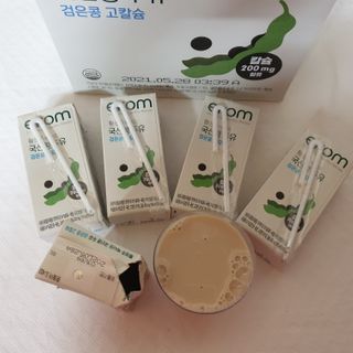 이롬 erom 황성주박사의 국산콩 두유 검은콩 고칼슘 — 5점을 준 리뷰어가 2020년 12월 올린 사용 사진
