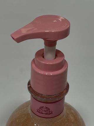 벨먼 내추럴스파 수분광채 스크럽 바디워시 600ml 5종 — 4.5점을 준 리뷰어가 2022년 5월 올린 사용 사진