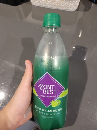 몽베스트 Montbest with Sparkling water Lime20병 — 5점을 준 리뷰어가 2022년 7월 올린 사용 사진