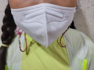 아토팜 블라블라 황사방역 마스크 KF94 — 5점을 준 리뷰어가 2021년 10월 올린 사용 사진