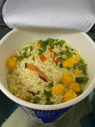 NISSIN 닛신 컵누들  4종 - 씨푸드오리지날, 씨푸드 스파이시, 씨푸드 커리, 씨푸드 XO소스 — 5점을 준 리뷰어가 2023년 1월 올린 사용 사진