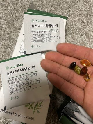 뉴트리미 에센셜팩 1개월분, 30포 — 4.5점을 준 리뷰어가 2023년 4월 올린 사용 사진