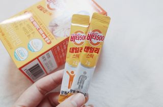 [광동제약] 비타500데일리스틱 제니 에디션60포&굿즈3종 — 4.5점을 준 리뷰어가 2021년 11월 올린 사용 사진