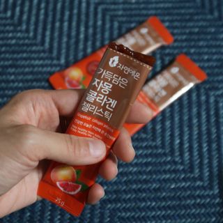 자연에온 핑크 자몽 착즙 100mL 10개입 1BOX +가 득담은 자몽 콜라겐 젤리스틱 1BOX — 5점을 준 리뷰어가 2021년 7월 올린 사용 사진