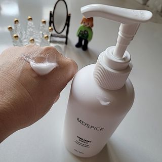 엠디스픽 무향 바리스타 핸드크림 대용량 250g — 5점을 준 리뷰어가 2022년 11월 올린 사용 사진