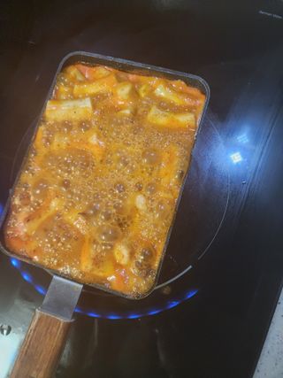 화끈한녀석들 새오똥400g 새우,오징어,똥집 볶음요리 소스,밀떡, 참기름 포함 — 5점을 준 리뷰어가 2022년 12월 올린 사용 사진