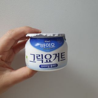 매일바이오 그릭요거트 오리지널 플레인 4개, 로스터리 커피믹스 4개 — 5점을 준 리뷰어가 2021년 12월 올린 사용 사진