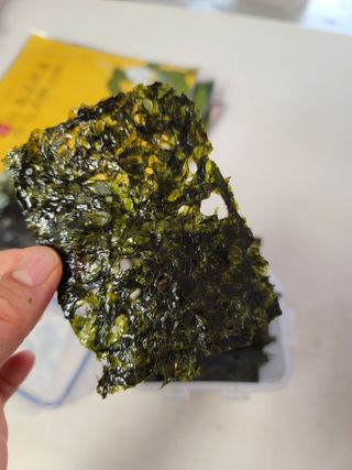 [해림맛김] 들기름에 구운 바삭바삭 김 4종 세트 + 1종 랜덤발송 총5개입 — 5점을 준 리뷰어가 2021년 2월 올린 사용 사진
