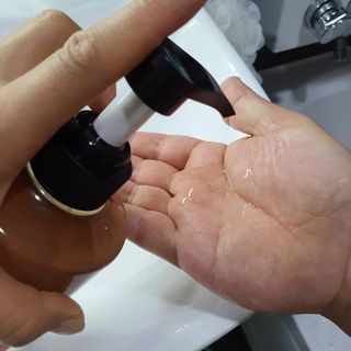 쿤달 [KUNDAL 공식] 프리미엄 헤어 케어 스페셜 세트 샴푸 500ml &amp; 트리트먼트 500ml — 5점을 준 리뷰어가 2021년 3월 올린 사용 사진