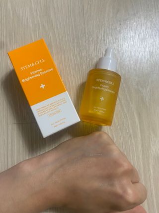 체르엠 스템앤셀 비타민 브라이트닝 에센스 30ml 1개 — 5점을 준 리뷰어가 2021년 11월 올린 사용 사진