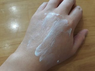 바노바기 코스메틱 바노바기 밀크씨슬 리페어 시카 선스크린 플러스 50ml — 3.5점을 준 리뷰어가 2023년 2월 올린 사용 사진