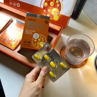 서울약사신협_내몸애발란스멀티비타민앤미네랄파워업_800mg x 90정 — 5점을 준 리뷰어가 2021년 8월 올린 사용 사진