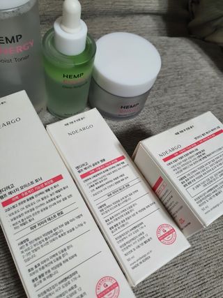 엔디어고 햄프에너지 스킨케어 2종 — 5점을 준 리뷰어가 2022년 10월 올린 사용 사진