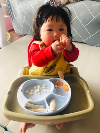 유비맘 캐릭터 실리콘 흡착 식판_색상 랜덤발송 — 4.5점을 준 리뷰어가 2020년 12월 올린 사용 사진
