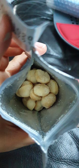 도이퉁 마카다미아 넛 90g  로얄 마카넛 오리지널 쏠트 허니 — 3점을 준 리뷰어가 2021년 2월 올린 사용 사진