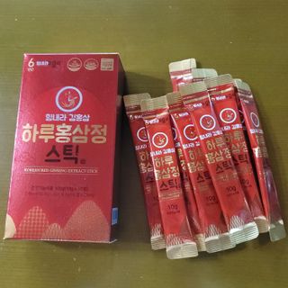 힘내라김홍삼 하루홍삼정스틱 10g x 10포 — 3.5점을 준 리뷰어가 2021년 3월 올린 사용 사진