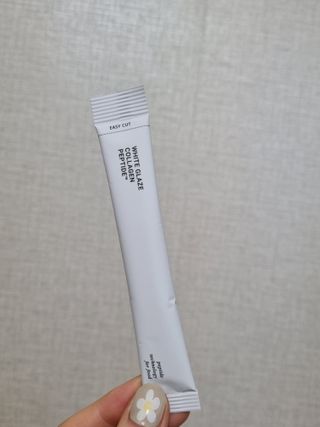 닥터윤 더마스킨 화이트 글레이즈 저분자 피쉬콜라겐 펩타이드 — 4.5점을 준 리뷰어가 2022년 8월 올린 사용 사진