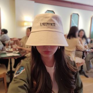 [스테이피플] STAYPEOPLE BUCKET HAT (IVORY) — 5점을 준 리뷰어가 2022년 9월 올린 사용 사진