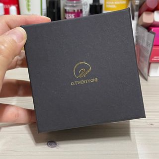 오투에니원 갈락토미세스 비타민 C 프리미엄 블랙스완 크림 50g — 5점을 준 리뷰어가 2022년 12월 올린 사용 사진