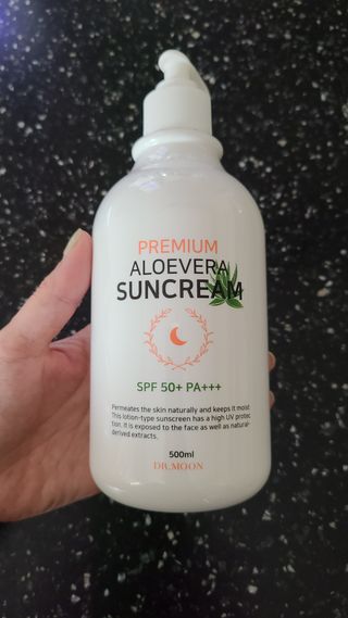 [닥터문] 프리미엄 알로에베라 선크림 500ml — 5점을 준 리뷰어가 2022년 6월 올린 사용 사진