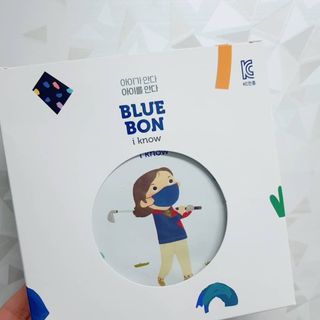 [블루 본 아이노우] 유아용 컬러마스크 40 PCS SET 2중 택 1 — 5점을 준 리뷰어가 2021년 4월 올린 사용 사진