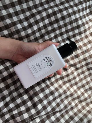 줄라이 모닝 _ JULY MORNING 줄라이모닝 하이드레이팅 퍼퓸드 바디앤핸드 에멀젼 — 5점을 준 리뷰어가 2022년 3월 올린 사용 사진
