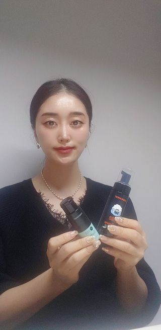 코스모먼트 부스티모 부스팅샴푸60ml + 비듬세정 진정샴푸50ml — 5점을 준 리뷰어가 2022년 1월 올린 사용 사진