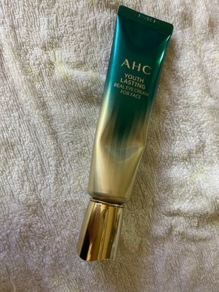 [NEW 탄력유턴 아이크림] AHC 유스 래스팅 리얼 아이크림 포 페이스 — 5점을 준 리뷰어가 2021년 2월 올린 사용 사진