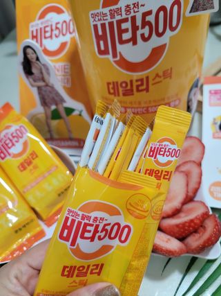 광동생활건강 [광동] 제니비타민C 비타500데일리스틱 180포+제니등신대+제니스티커 — 5점을 준 리뷰어가 2021년 12월 올린 사용 사진