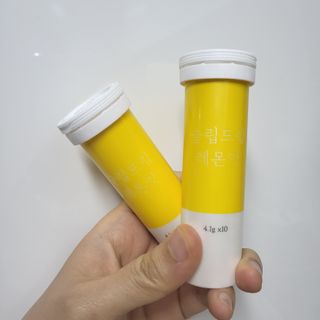 [슬림드랍 레몬맛] 건기식 다이어트 보조제 겸 비타민 — 5점을 준 리뷰어가 2022년 1월 올린 사용 사진
