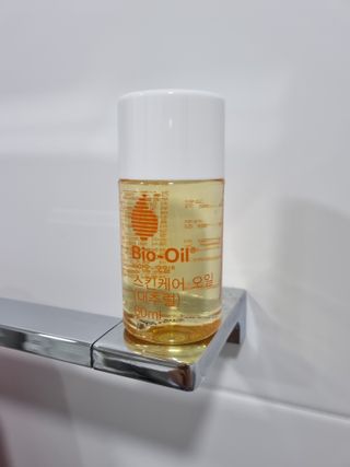 바이오오일 [바이오-오일] 스킨케어 오일 내추럴 60ml — 5점을 준 리뷰어가 2021년 8월 올린 사용 사진