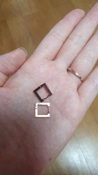 [골드앤디어] 14K 사각 네모 원터치 귀걸이_3color — 5점을 준 리뷰어가 2021년 6월 올린 사용 사진