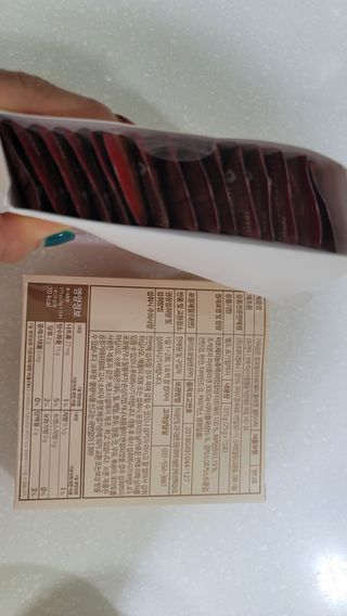 자연에온 가득담은 몽모랑시 타트체리 콜라겐 젤리스틱 — 5점을 준 리뷰어가 2021년 1월 올린 사용 사진