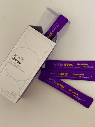 브이나인 글루타치온 비타민C 콜라겐 세라마이드 14포 1BOX — 5점을 준 리뷰어가 2022년 8월 올린 사용 사진