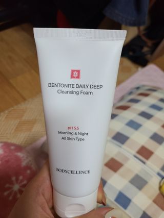 바디셀런스 벤토나이트 데일리 약산성 딥클렌징폼 120ml — 5점을 준 리뷰어가 2021년 12월 올린 사용 사진