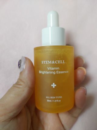 체르엠 스템앤셀 비타민 브라이트닝 에센스 30ml 1개 — 4.5점을 준 리뷰어가 2021년 7월 올린 사용 사진